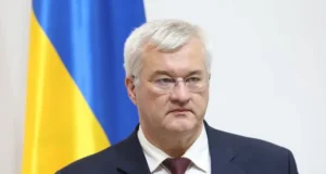 Україна підтримує народ Ірану і закликає своїх громадян залишити країну Україна підтримує народ Ірану і закликає своїх громадян залишити країну