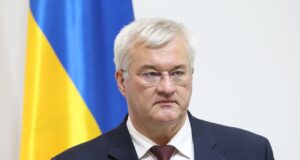 Україна підтримує іранський народ та закликає громадян залишити Іран “Ми на боці народу”: Україна зробила першу заяву щодо операції Ізраїлю проти Ірану