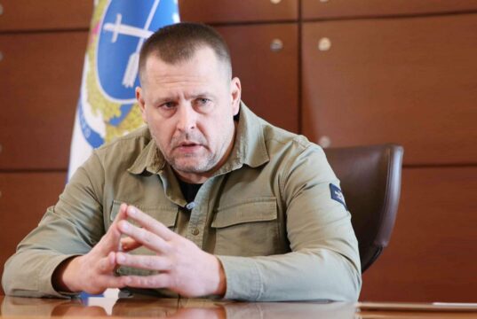 Російські дрони атакували Дніпро: один з них впав біля будинку мера Збитий “Шахед” впав за 10 метрів від будинку мера Дніпра (фото)