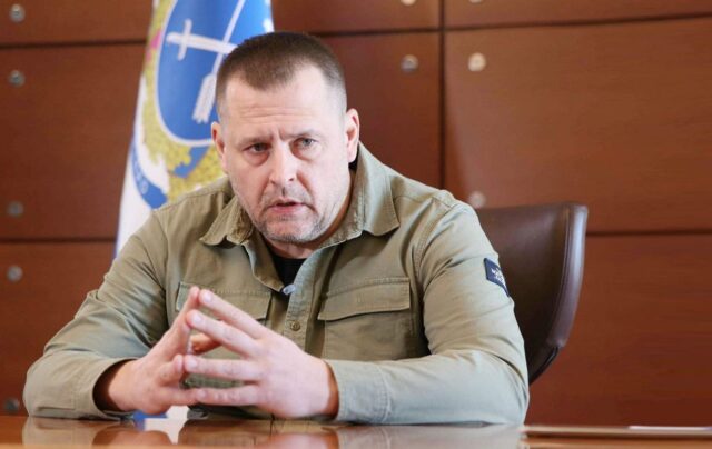 Російські дрони атакували Дніпро: один з них впав біля будинку мера Збитий “Шахед” впав за 10 метрів від будинку мера Дніпра (фото)