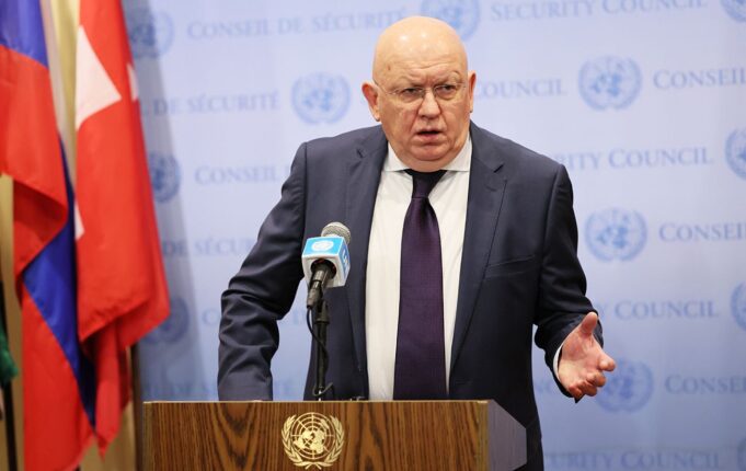 Росія закликає до припинення вогню на Близькому Сході під час засідання Радбезу ООН Небензя в Нью-Йорку раптом став “головним миротворцем”: що Росія вимагає в ООН