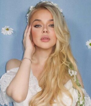 “Я-наплакалась”:-вагітна-Гросу-показала,-як-обирала-речі-для-майбутнього-сина