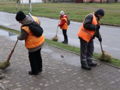 На прибирання вулиць у волинському селищі витратять понад 600 тисяч На-прибирання-вулиць-у-волинському-селищі-витратять-понад-600-тисяч