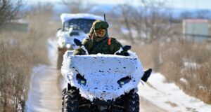 Російські війська намагаються оточити Мирноград, використовуючи квадроцикли Мирноград обходять із флангів: РФ готує оточення та масово кидає у бій квадроцикли