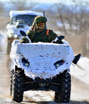 Мирноград обходять із флангів: РФ готує оточення та масово кидає у бій квадроцикли