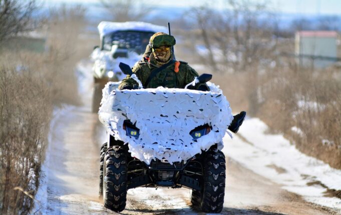 Російські війська намагаються оточити Мирноград, використовуючи квадроцикли Мирноград обходять із флангів: РФ готує оточення та масово кидає у бій квадроцикли