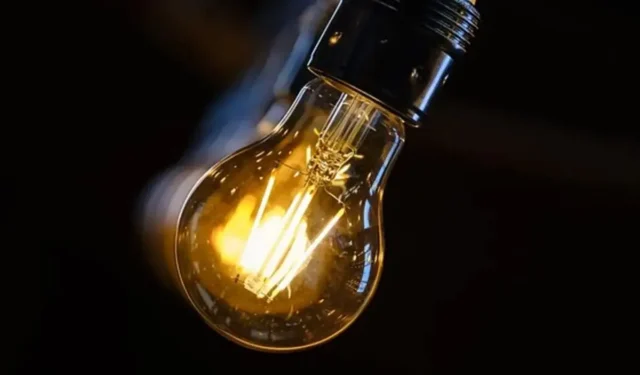 В Україні запроваджують погодинні відключення електроенергії через атаки Росії Завтра-в-Україні-графіки-відключень-світла-будуть-діяти-з-8:00