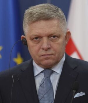 Зеленський-запросив-Фіцо-до-України:-що-стоїть-за-терміновими-переговорами Зеленський-запросив-Фіцо-до-України:-що-стоїть-за-терміновими-переговорами