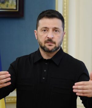 zelenskiy_foto_vitaliy_nosach_rbk_ukrayina_1272_9ab8949cc839916141a9ec1e4bf6b99e_1300x820.jpg Україна пережила зиму, але Росія готує нові удари, – Зеленський