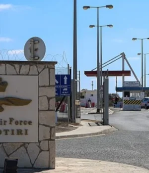 Британська-база-на-Кіпрі-зазнала-атаки-після-надання-дозволу-США-на-удари-по-іранських-об'єктах.