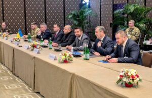 Переговори між Україною, США та Росією під загрозою через бойові дії в ОАЕ Зустріч в Абу-Дабі під питанням: що кажуть в Україні та РФ про наступні переговори