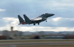 Збиття американського винищувача F-15: з’явилося відео пілота у перші хвилини після катапультування Збиття-американського-винищувача-f-15:-з’явилося-відео-пілота-у-перші-хвилини-після-катапультування