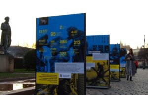 У Празі відкрилася фотовиставка на честь чеських добровольців, які загинули в Україні «Свобода-за-найвищу-ціну».-Чеські-добровольці,-які-загинули-за-Україну