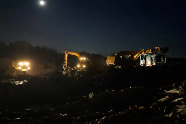 Частина Львова залишилася без води через роботи приватної техніки Частина Львова залишилася без води через роботи приватної техніки