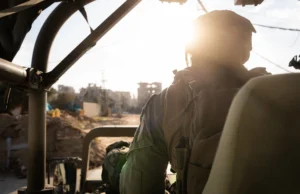 США закликають громадян залишити Близький Схід через нові удари Ірану Нові-удари-і-заклики-американців-покинути-Близький-Схід-–-останні-новини