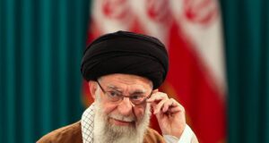 Син Алі Хаменеї може стати новим верховним лідером Ірану Син Хаменеї став верховним лідером Ірану: що про нього відомо