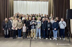 У Нововолинську відбулася зустріч із військовими захисниками Відоме-подружжя-військових-провело-лекцію-у-Нововолинську