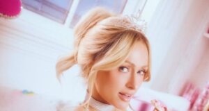 Періс Гілтон повністю гола позувала в рожевій ванні та приголомшила фанів знімками Періс-Гілтон-повністю-гола-позувала-в рожевій-ванні-та приголомшила-фанів-знімками