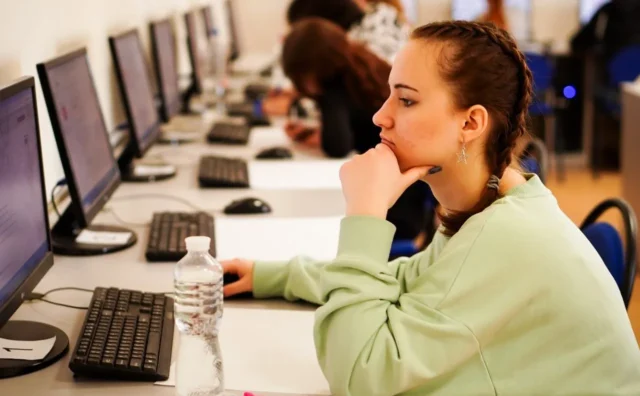 Реєстрація на НМТ-2026 стартує 5 березня: ключові правила та графік Реєстрація на НМТ-2026 стартує 5 березня: ключові правила та графік