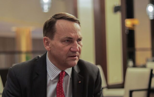 Війна в Ірані впливає на підтримку України: Польща попереджає про ризики Ця зброя Україні вже не дістанеться? Сікорський про критичний вплив війни в Ірані