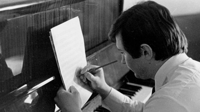 Володимир Івасюк: Спадщина генія української музики Феномен-Володимира-Івасюка.-Його-пісні-співає-кожне-нове-покоління