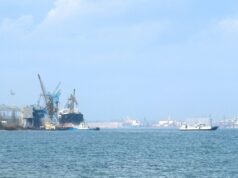 Російський дрон вразив цивільне судно в Чорному морі: постраждалі серед екіпажу Росія вдарила по цивільному судну, що виходило з порту Чорноморська