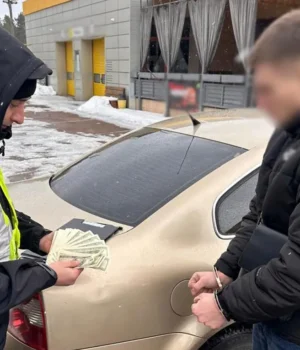 «Оберіг» за $5600, поліція Житомирщини викрила корупційну схему