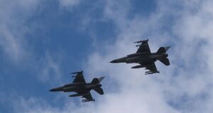 Нестача ракет AIM-9 Sidewinder для українських F-16: нові деталі Українські F-16 три тижні тримали небо без ракет США, – Reuters