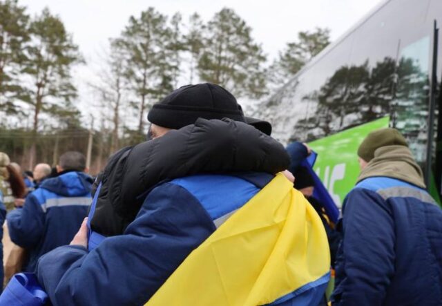 Великий обмін: додому повертаються шестеро воїнів з Волині Великий-обмін:-додому-повертаються-шестеро-воїнів-з-Волині