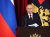 Путін наказав звільнити двох українських військовополонених з угорським громадянством Niecodzienny akt łaski Władimira Putina. “Możecie zabrać ich ze sobą samolotem”