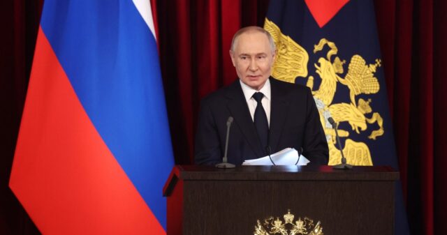 Путін наказав звільнити двох українських військовополонених з угорським громадянством Niecodzienny akt łaski Władimira Putina. “Możecie zabrać ich ze sobą samolotem”