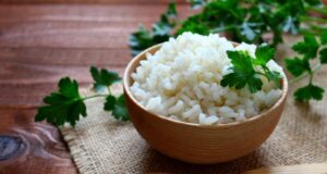 Чи завжди потрібно промивати рис перед варінням: відповідь шеф-кухарів Чи-завжди-потрібно-промивати-рис-перед-варінням:-відповідь-шеф-кухарів