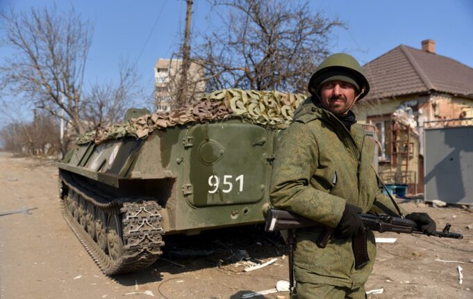 Бої за Гришине: Російські війська намагаються прорватися до центральної частини села Росіяни рвуться до центру Гришиного, атакуючи з двох напрямків (мапа)