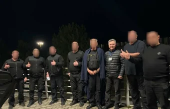 Голова НБУ показав, як інкасаторів Ощадбанку зустрічали на кордоні Голова НБУ показав, як інкасаторів Ощадбанку зустрічали на кордоні