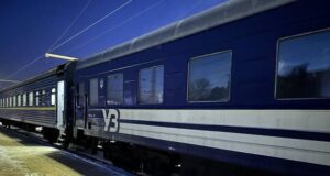 Масована атака РФ пошкодила залізничну інфраструктуру: низка поїздів змінює маршрути Масована-атака-РФ-пошкодила-залізничну-інфраструктуру:-низка-поїздів-змінює-маршрути