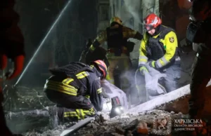 Рятувальники знайшли тіло другої жертви під завалами в Харкові Рятувальники-витягли-тіло-другої-жертви-з-під-завалів-харківської-багатоповерхівки