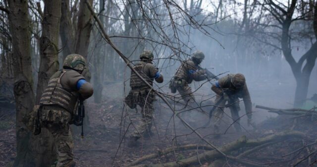 Успіхи українських військ на півдні: Росія змушена перекидати підрозділи спеціальних сил Ukraińcy wykorzystali chwilową słabość Rosji. Paraliżują podstęp Putina