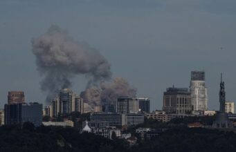 Вночі армія РФ вдарила по Києву: тисячі будинків знову без опалення Вночі-армія-РФ-вдарила-по-Києву:-тисячі-будинків-знову-без-опалення