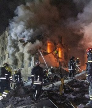 Удар-балістикою-по-багатоповерхівці:-кількість-загиблих-далі-зростає