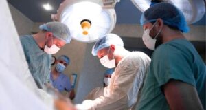 Запорізька лікарня: адаптація медиків до викликів війни «Свою-ракету-не-чуєш»:-як-лікарі-працюють-під-КАБами-та-після-власних-поранень