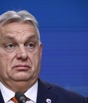 Мадяр звинуватив Орбана в роботі з російським ГРУ: що задумав прем’єр Угорщини