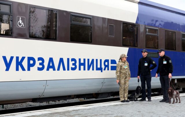 Укрзалізниця відновлює рух поїздів після завершення ремонтних робіт УЗ завершила ремонтні роботи і змінила логіку рейсів: де чекати затримок до 4 годин