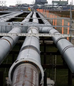 Ціна-на-нафту-перевищила-100-доларів-уперше-з-часів-вторгнення-рф-в-Україну