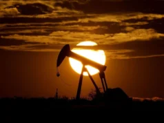 Прогноз зростання цін на нафту до 215 доларів за барель через блокування шляхів на Близькому... Аналітики-прогнозують-можливе-зростання-вартості-нафти-до-215-доларів-за-барель