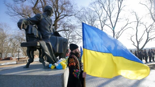 Чернігів: Пам’ять про Тараса Шевченка та стійкість міста під час війни Старший-за-Москву-Чернігів-на-п’ятому-році-війни