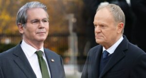 Туск коментує можливе зняття санкцій США з російської нафти на тлі зростання цін на енергоносії USA mogą znieść sankcje na rosyjską ropę. Tusk pyta: kto na tym wygra?