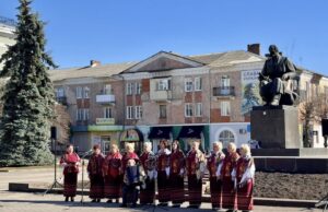 У Нововолинську вшанували Тараса Шевченка з нагоди 212-ї річниці його народження Тарасове-слово-звучить-крізь-століття:-до-дня-народження-Кобзаря-у-Нововолинську-провели-тематичний-захід