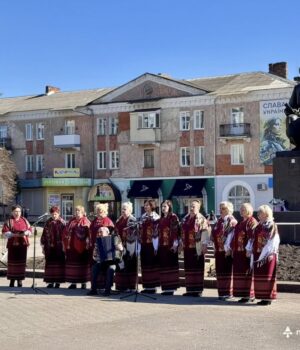 Тарасове-слово-звучить-крізь-століття:-до-дня-народження-Кобзаря-у-Нововолинську-провели-тематичний-захід