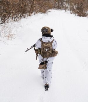 Річна-відстрочка-від-мобілізації-для-контрактників-18-24:-Зеленський-підписав-закон