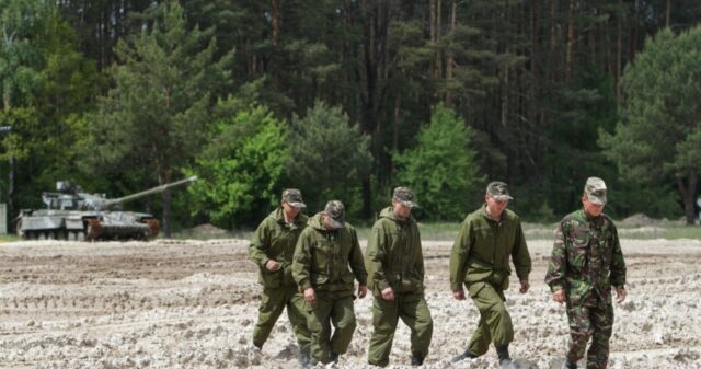 Напад на військовий транспорт у Волині: поборника звільнено Sceny jak z filmu sensacyjnego na ukraińskiej szosie. Ranili żołnierzy i odbili poborowego